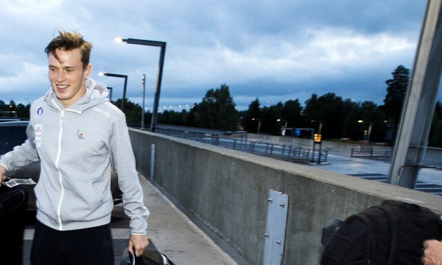 Warholm spøkte med treneren og takket for oppmerksomheten: - Det viktigste i livet er å spre glede